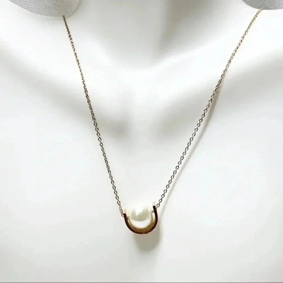 SINGLE Floating Pearl Necklace - Picture 6 of 9